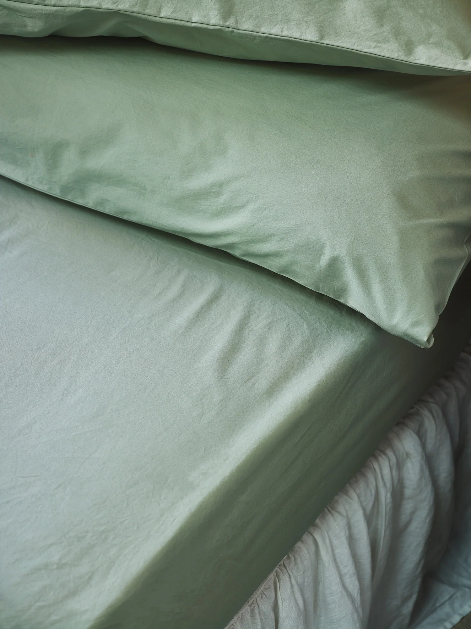 Crafted Mellow Green Washed Cotton Percale Fitted Sheet Dependable