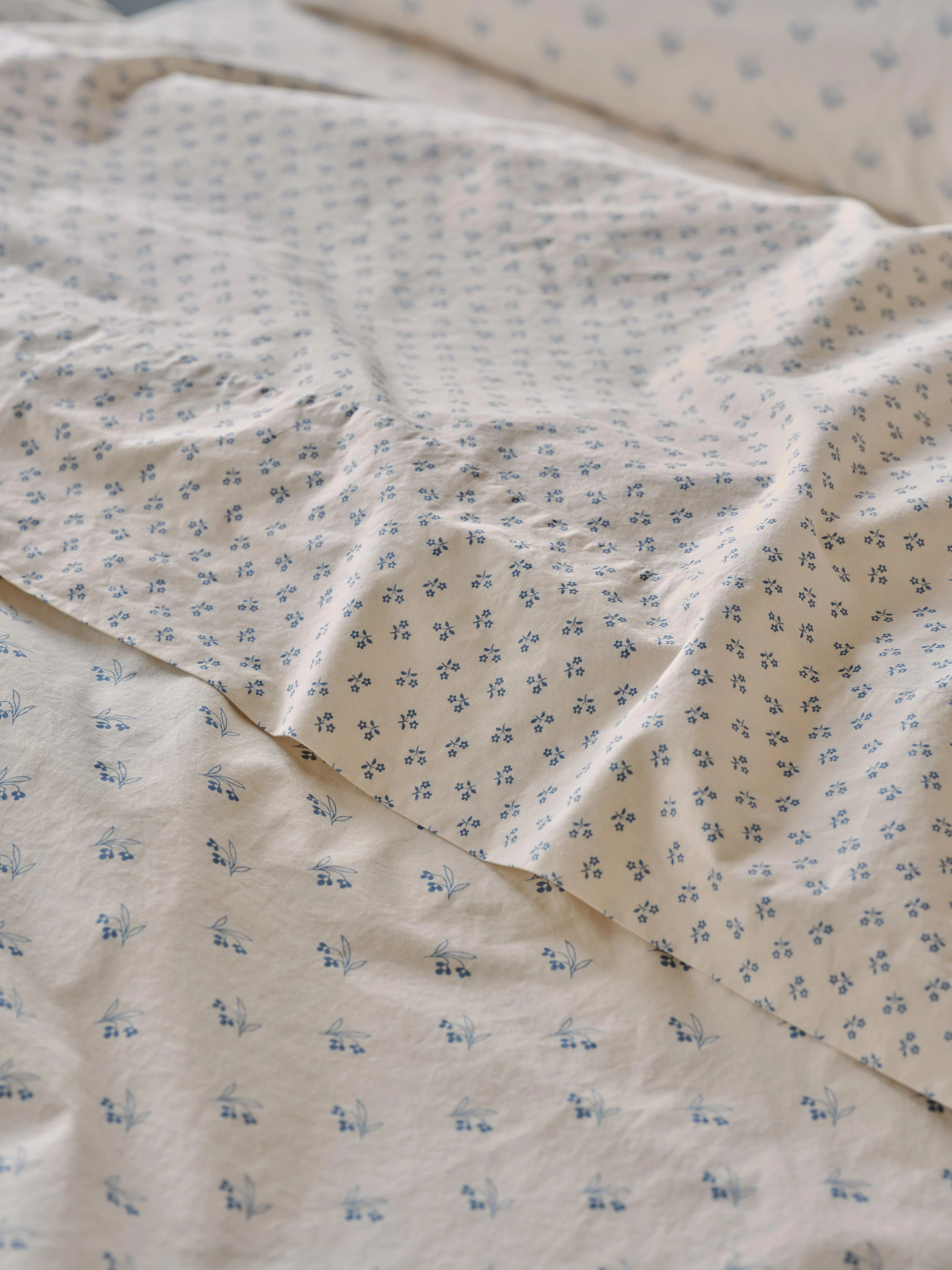 Premium Material Cove Blue Martha Floral Cotton Flat Sheet Convenient