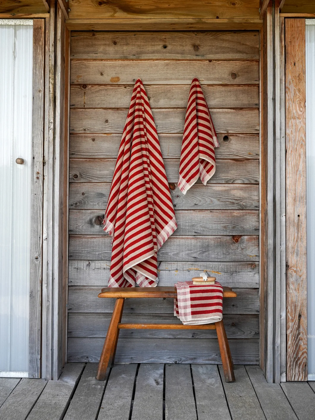 Reliable Sandstone Red Pembroke Stripe Towel Bath Mat Set Elegant
