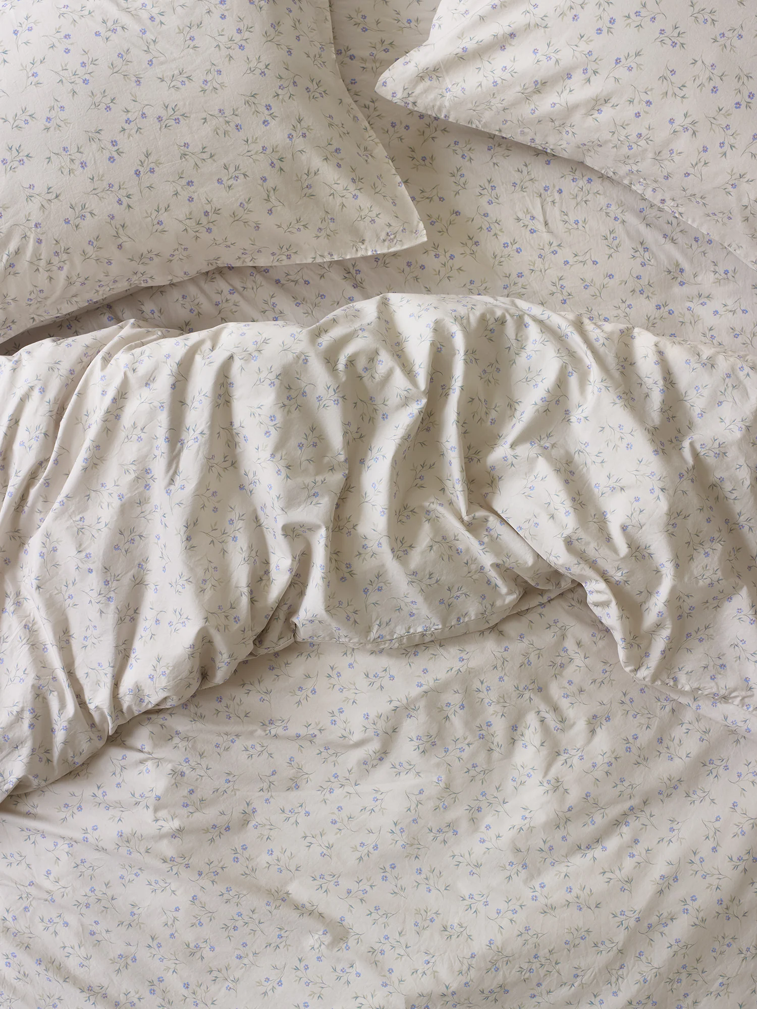 Specialty Cream Spring Sprig Cotton Duvet Cover Relaxed