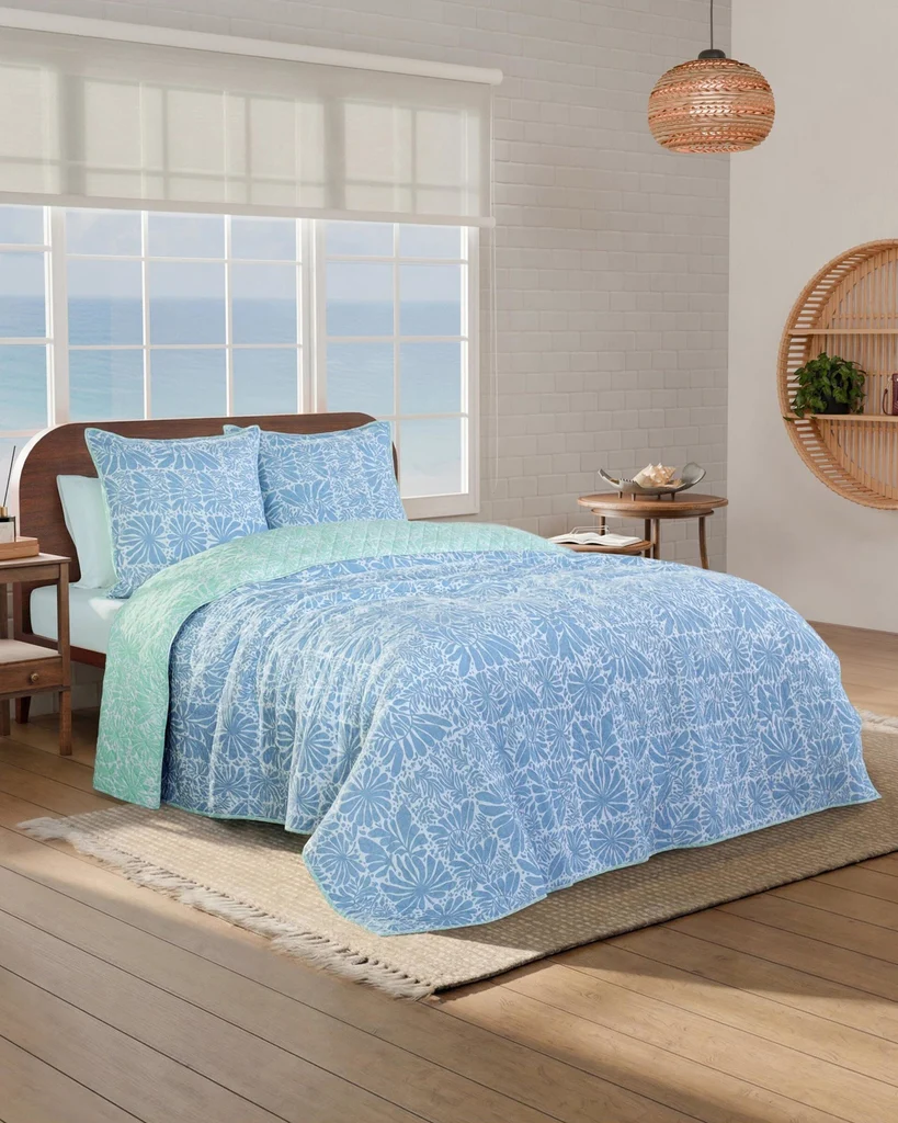 Top-Quality Eldora Reversible Quilt Versatile