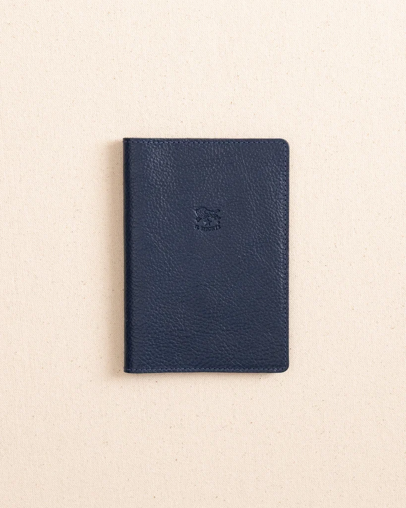 Safe Il Bisonte Passport Case Secure