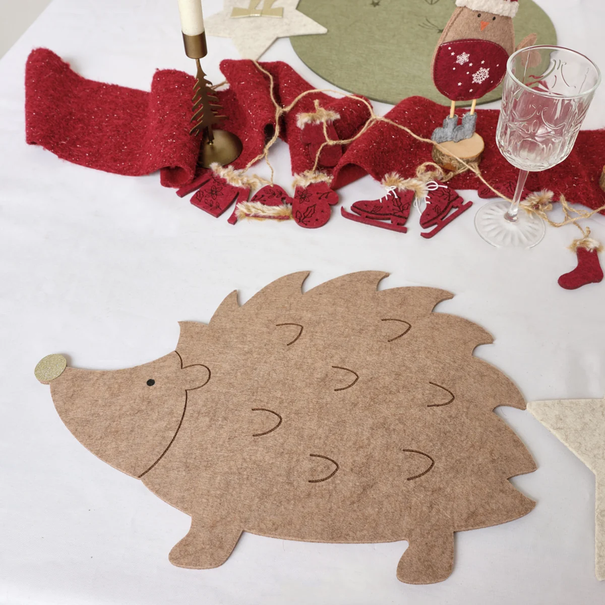 Fine Crafted Set of 4 Brown Hedgehog Shaped Felt Placemats Reliable