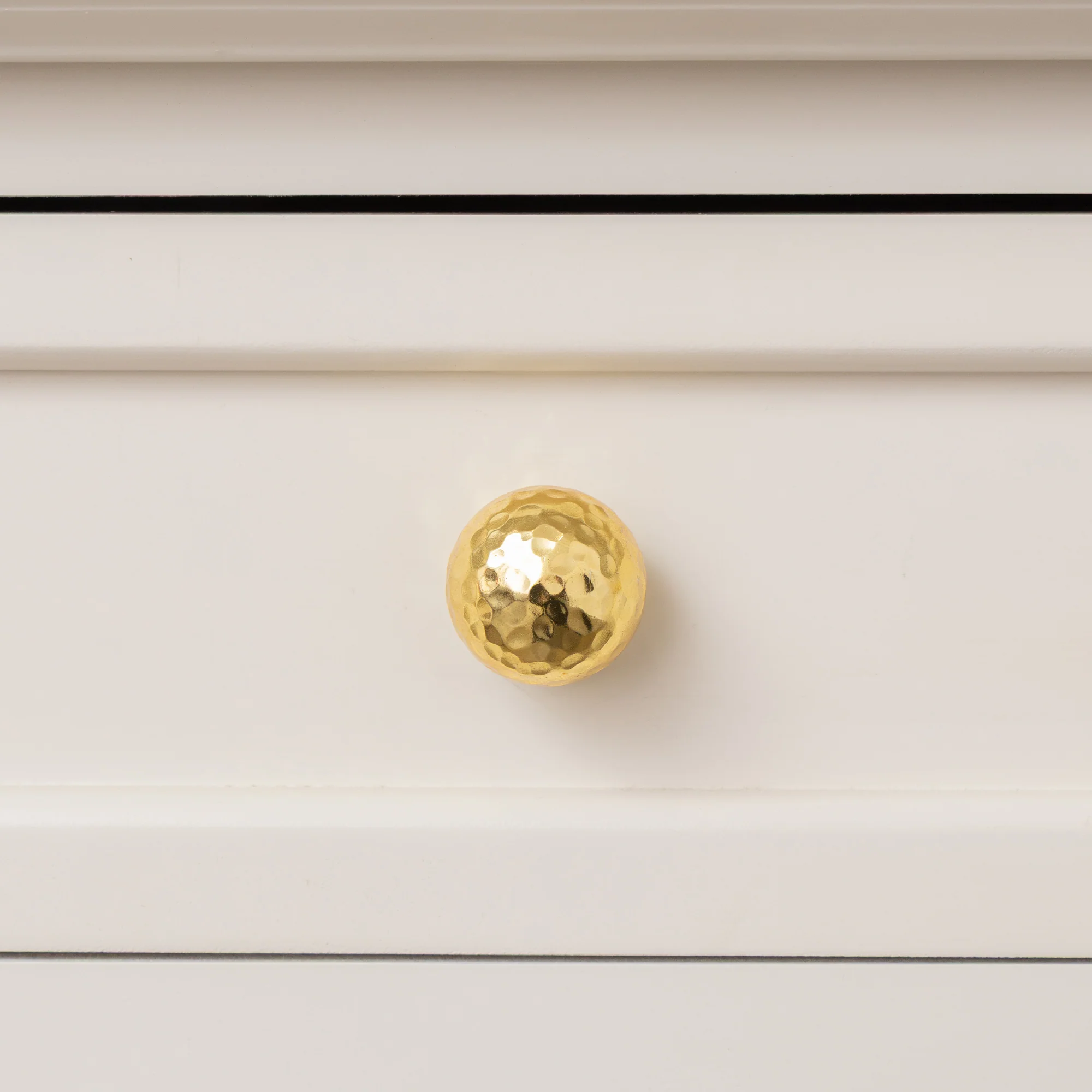 Casual Small Shiny Gold Round Hammered Drawer Knob - 2.5cm Sustainable