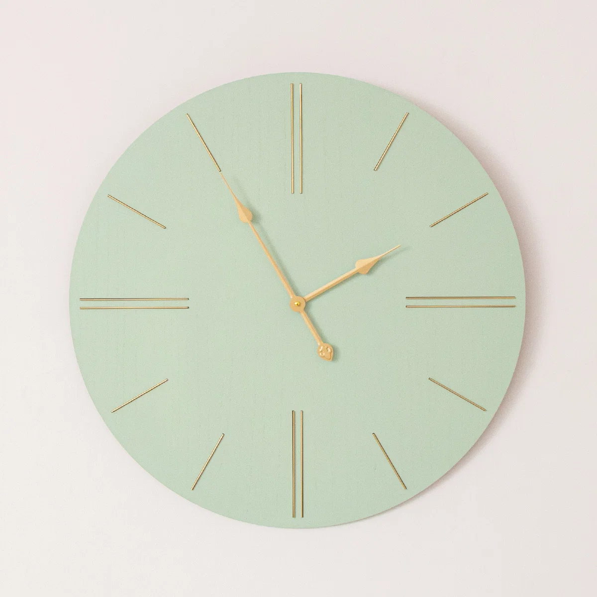 Elegant Large Green Wooden Grain Gold Detailed Wall Clock - 70cm x 70cm Expertly Made
