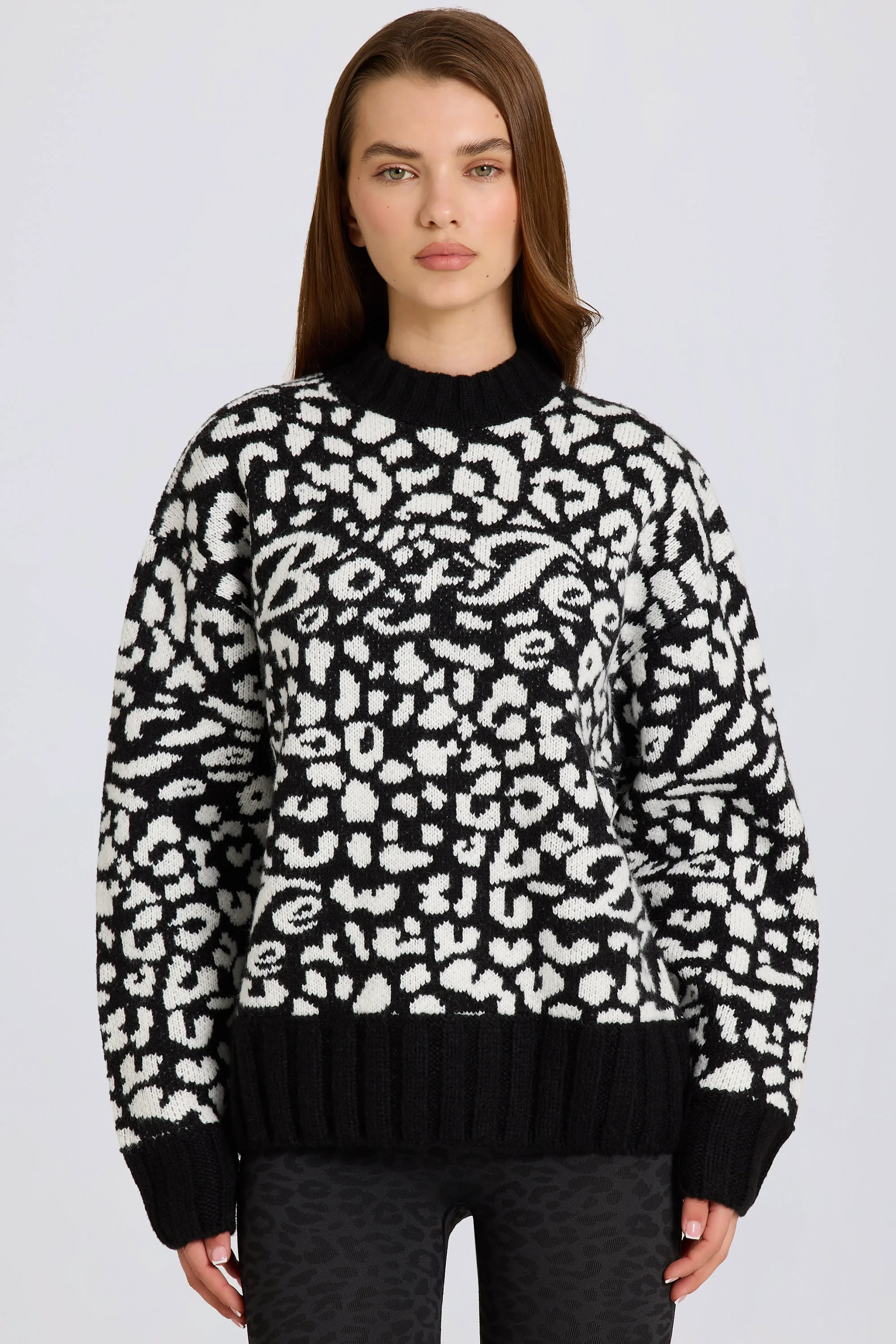 Fine Crafted Jacquard-Knit Oversized Jumper in Black Convenient