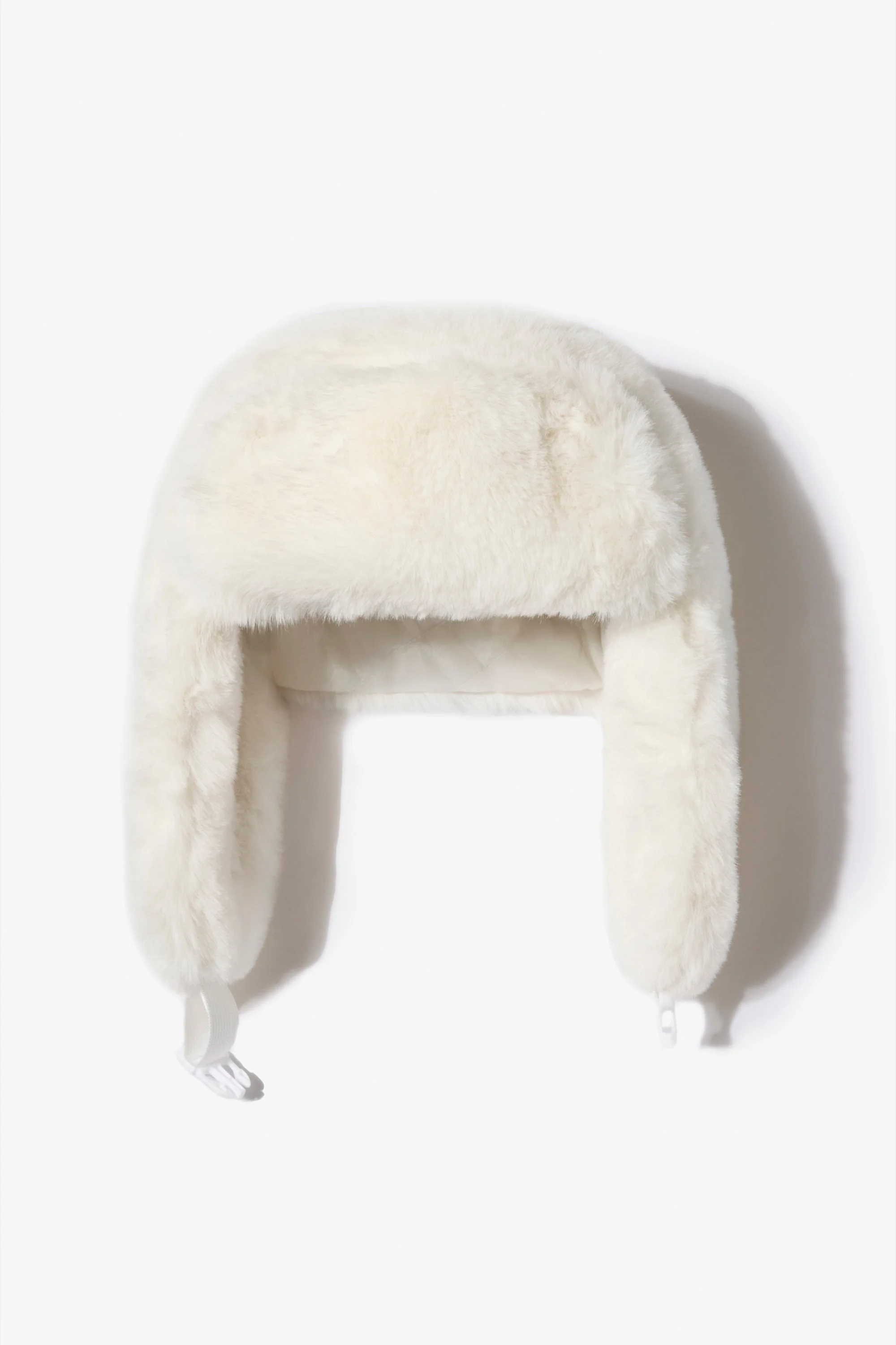 Fashionable Faux-Fur Trapper Hat in Ice Durable