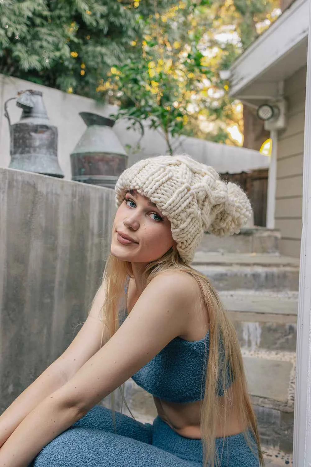 Premium Material Chunky Pom Beanie First-Class
