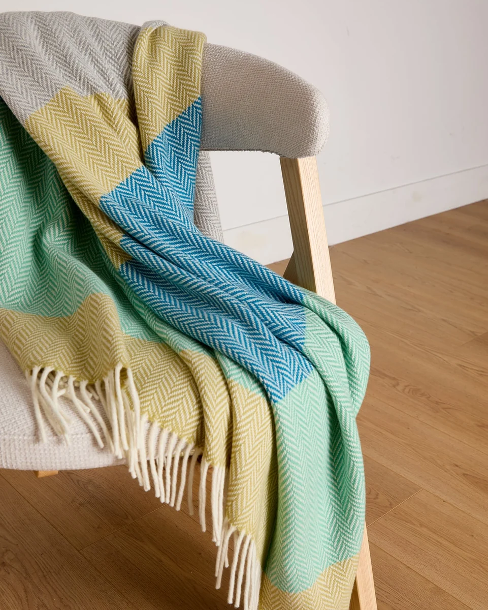 Breathable Foxford Garavogue Cashmere and Lambswool Throw High-Quality