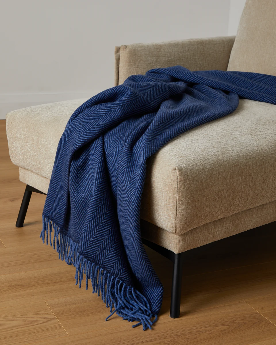 Next-Generation Foxford Cong Cashmere and Lambswool Throw Superior