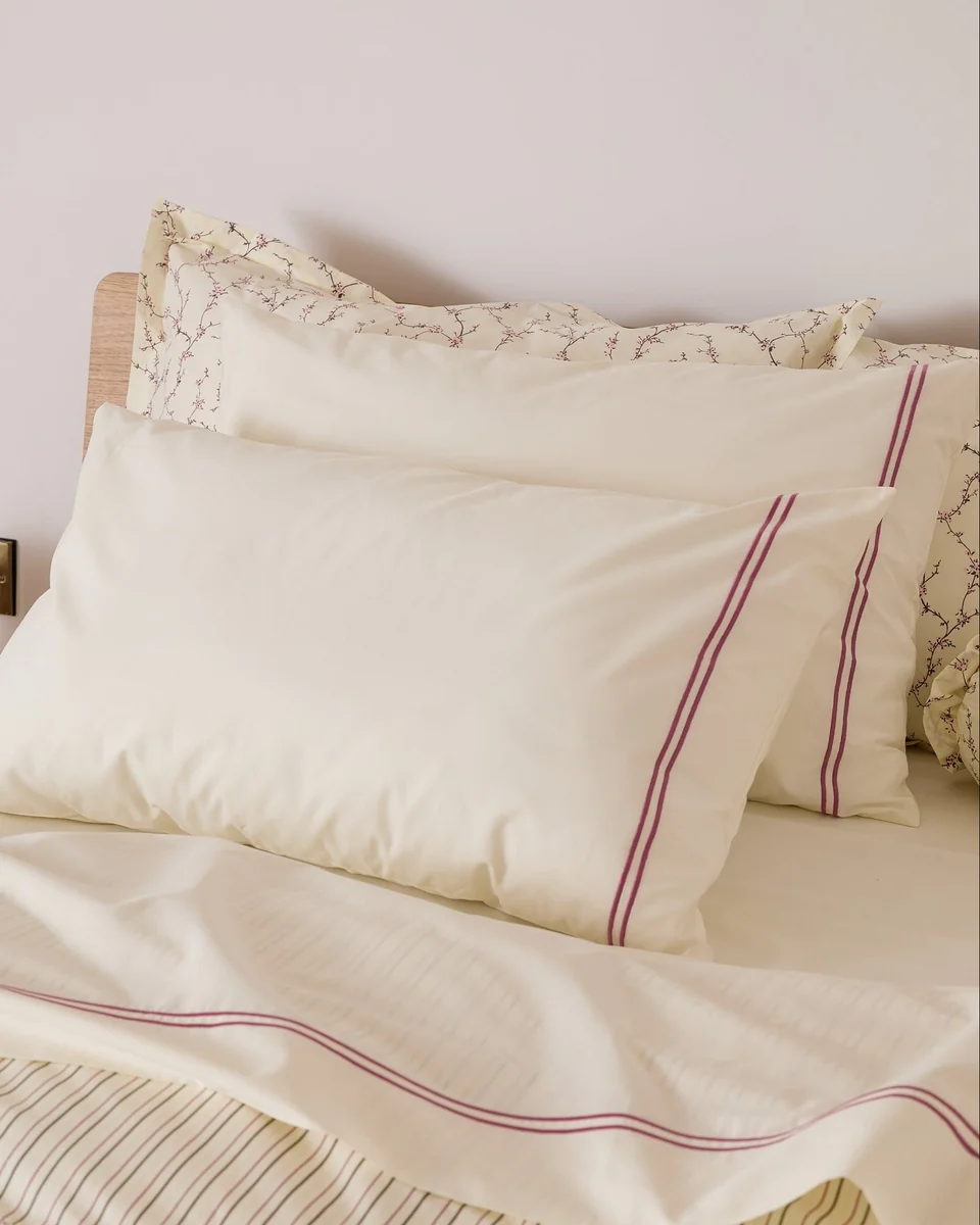 Official Foxford Evelyn Buttermilk Rolenio Pillowcase Set Solid