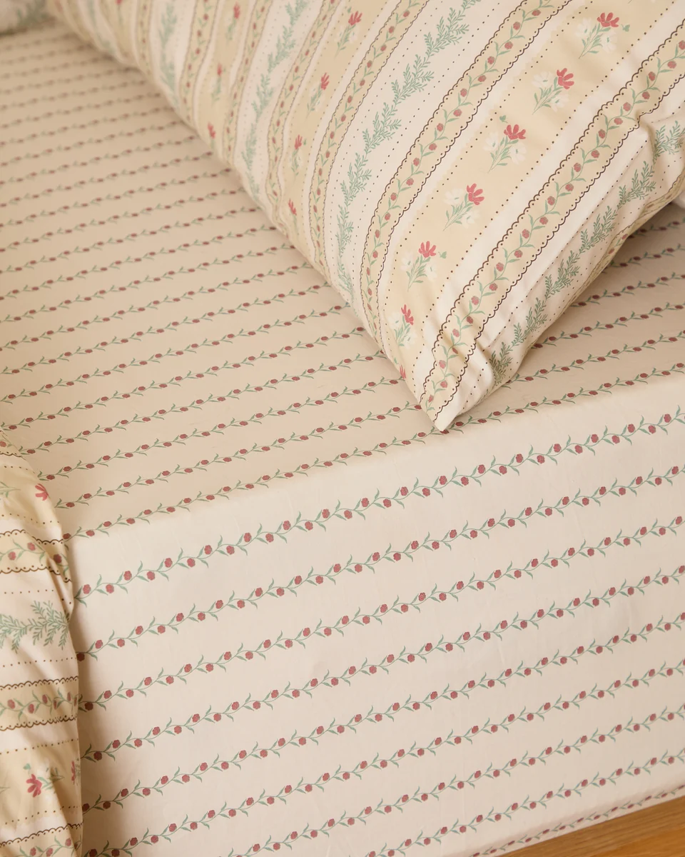 World-Class Foxford Rose Fitted Sheet Innovative