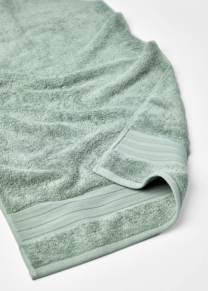 Detailed Foxford Luxury Cotton Bath Towel - Eucalyptus Powerful