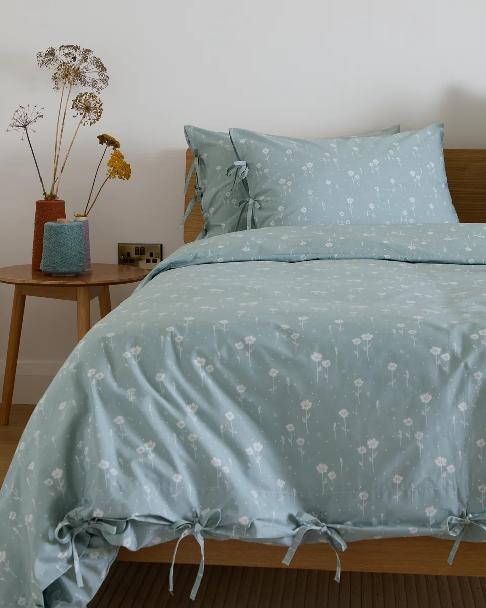 Traditional Foxford Lady Daisy Duvet Set Contemporary