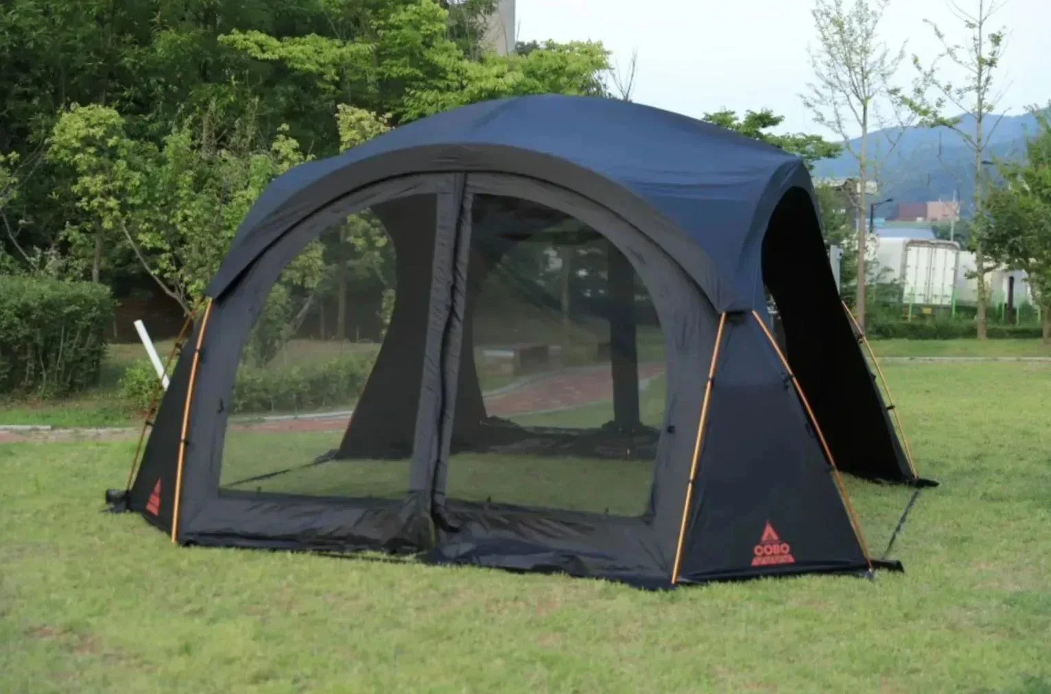Soft Refugio para acampar al aire libre - Tienda de campaña familiar tipo domo con revestimiento negro. Equipo de acampada. Next-Generation