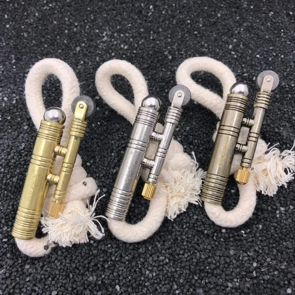 Authentic Encendedor de queroseno metálico resistente al viento - Herramienta de encendido portátil con cuerda para acampar al aire libre - Encendedor de pedernal retro - Regalo para hombres Natural
