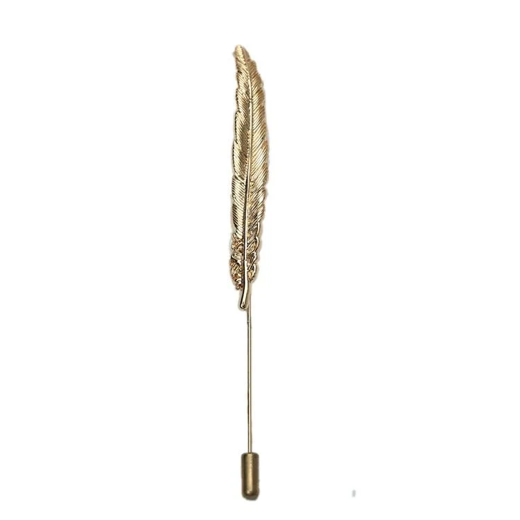 Refined Alfiler de solapa con pluma dorada First-Class