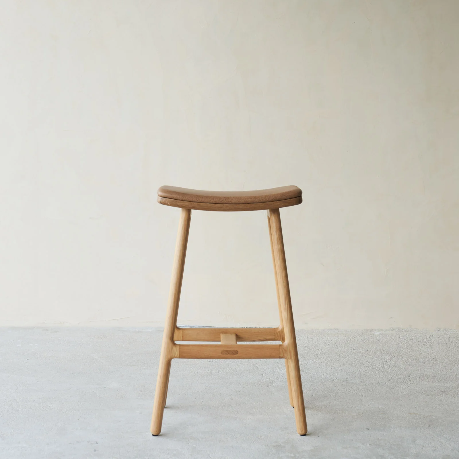Exclusive Odd Leather Counter Stool Oak Frame - Pecan Effective