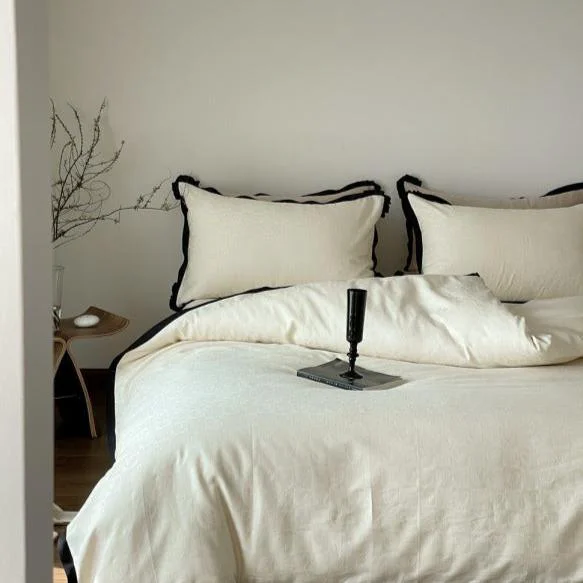 Superior Black Lined Heart Bedding Set Fast