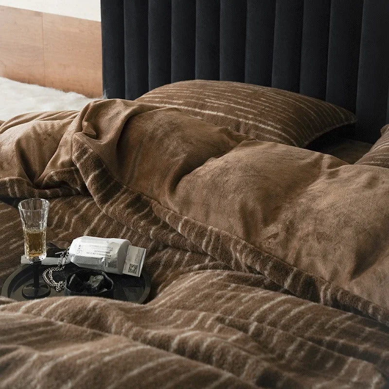 Flexible Warm Forest Bedding Set Premium Material