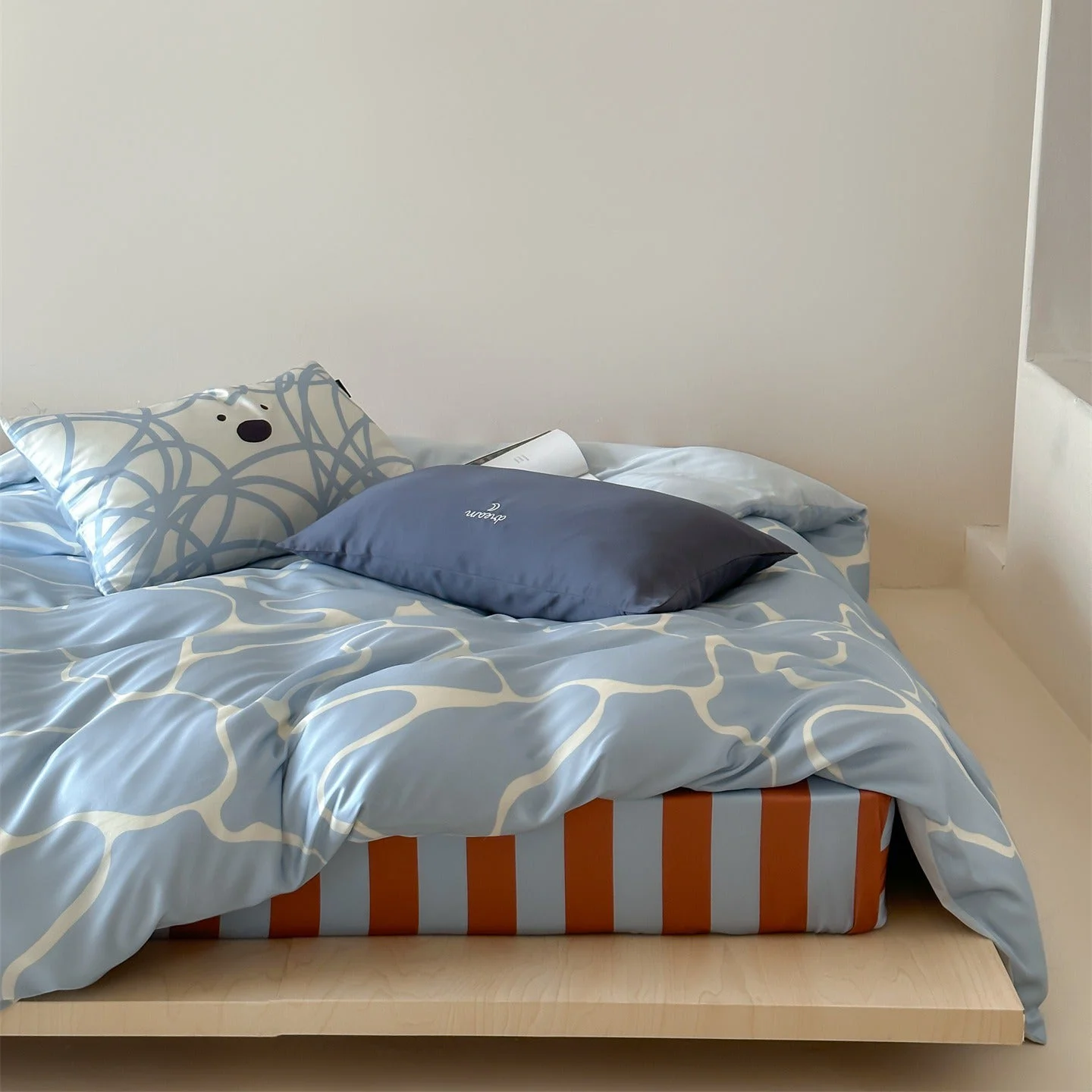 Detailed Skywave Lyocell Silk Bedding Set Consistent