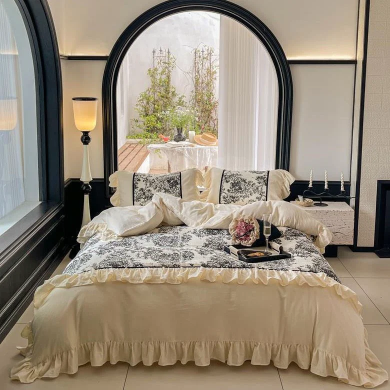 Casual Enchanted Forest Ruffles Bedding Set First-Class