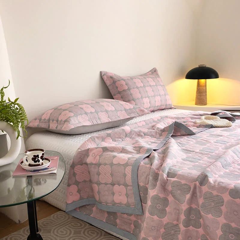 Next-Generation Vivid Flower Three Layers Cotton Gauze Quilt High-Quality