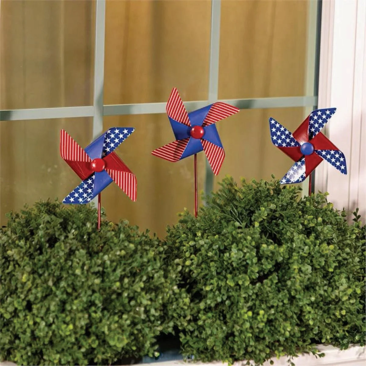 Modern Evergreen American Classic Wind Spinner Safe